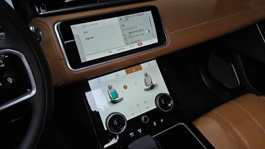 Land Rover 레인지로버 벨라 3.0 P400 R- HSE 2022 14