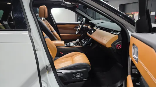 Land Rover 레인지로버 벨라 3.0 P400 R- HSE 2022 26