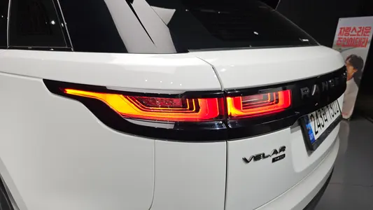 Land Rover 레인지로버 벨라 3.0 P400 R- HSE 2022 23