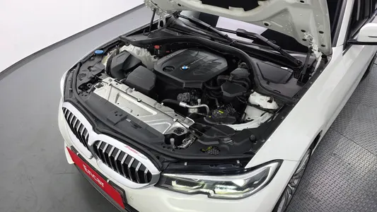 BMW 3 Series (G20) 320d 2019 6