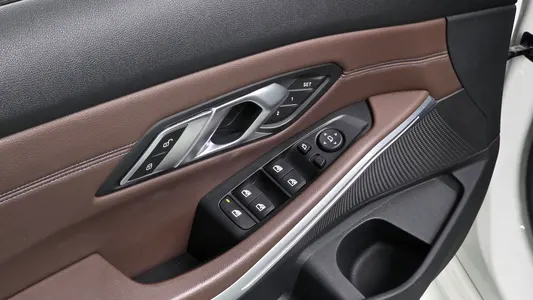 BMW 3 Series (G20) 320d 2019 16