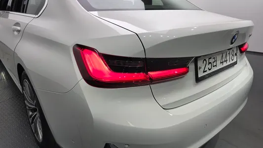 BMW 3 Series (G20) 320d 2019 23