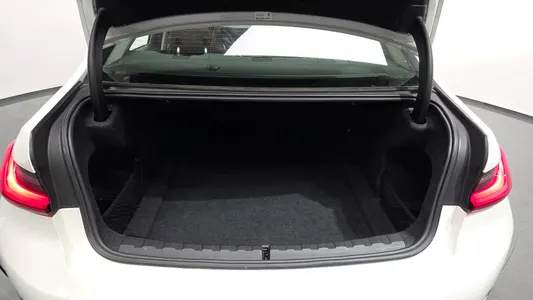BMW 3 Series (G20) 320d 2019 32