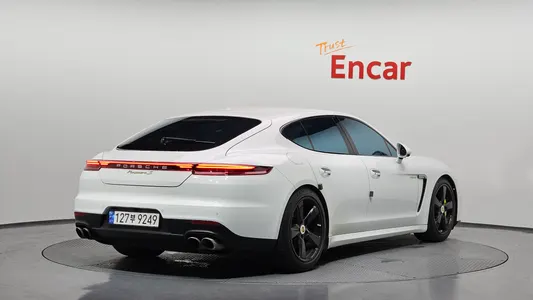 Porsche 3.0 S E- 2015