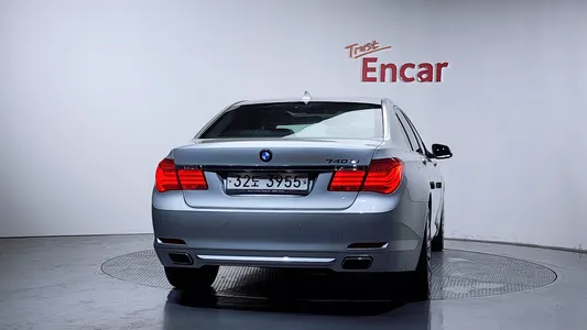 BMW 7 Series (F01) 740Li 2009 4