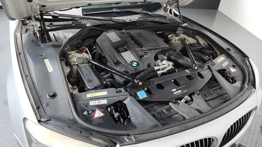 BMW 7 Series (F01) 740Li 2009 6