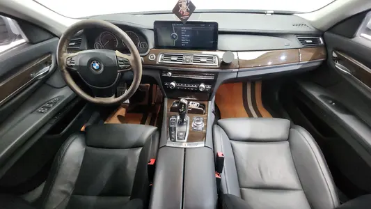 BMW 7 Series (F01) 740Li 2009 7