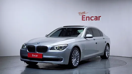 BMW 7 Series (F01) 740Li 2009