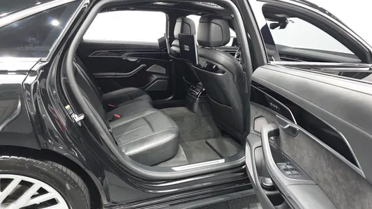 Audi A8 (D5) 55 TFSI LWB 2021 12