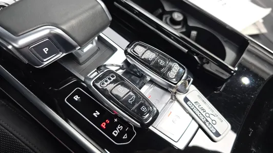 Audi A8 (D5) 55 TFSI LWB 2021 36