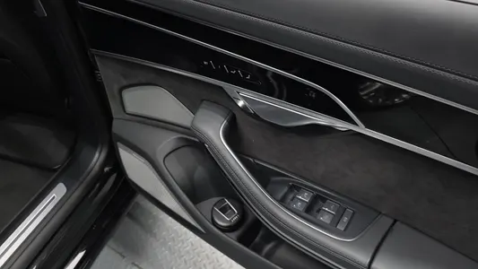 Audi A8 (D5) 55 TFSI LWB 2021 39