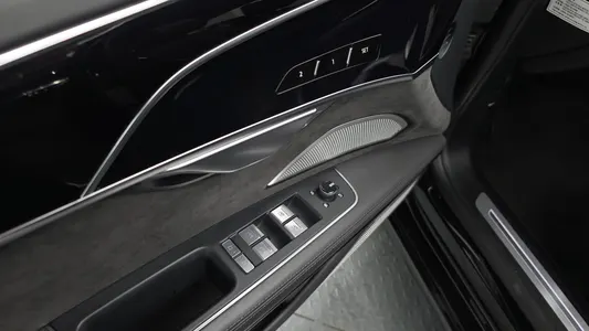 Audi A8 (D5) 55 TFSI LWB 2021 40