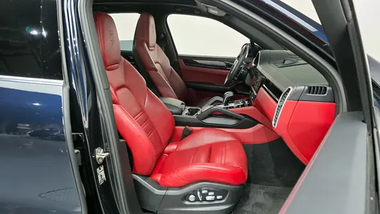 Porsche (PO536) 3.0 2019 26