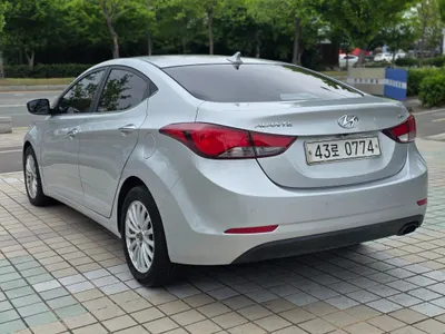 Hyundai 아반떼 1.6 VGT 2013 4