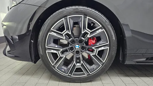 BMW 5 Series (G60) 530i xDrive M 2025 5