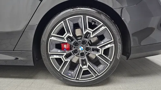 BMW 5 Series (G60) 530i xDrive M 2025 21