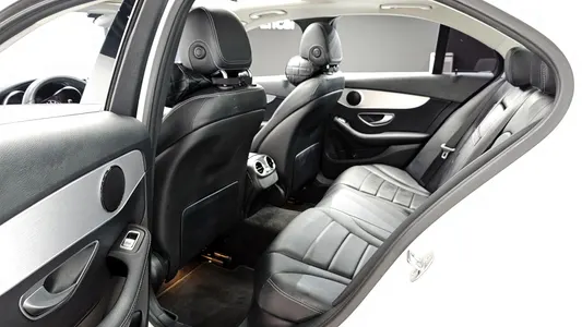 Mercedes-Benz C-Class W205 C200 2017 11
