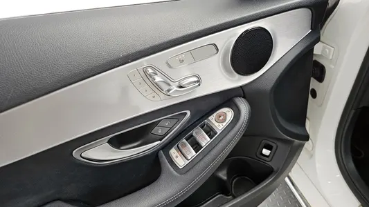 Mercedes-Benz C-Class W205 C200 2017 14