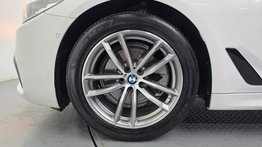 BMW 5 Series (G30) 520d M 2017 5