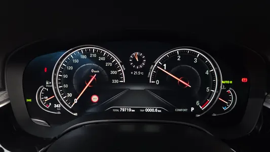 BMW 5 Series (G30) 520d M 2017 8