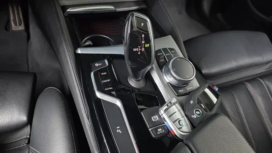 BMW 5 Series (G30) 520d M 2017 9