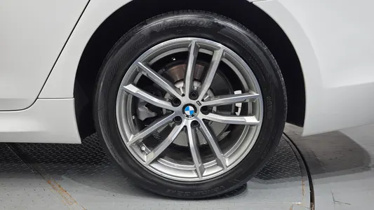 BMW 5 Series (G30) 520d M 2017 21