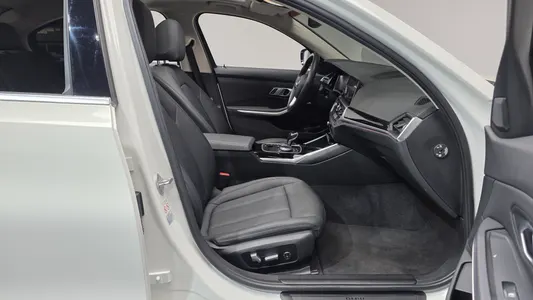 BMW 3 Series (G20) 320i 2021 10