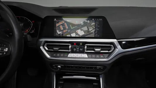 BMW 3 Series (G20) 320i 2021 13