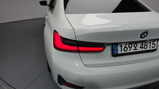 BMW 3 Series (G20) 320i 2021 23