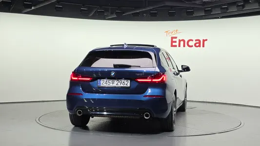 BMW 1 Series (F40) 120i 2023 4