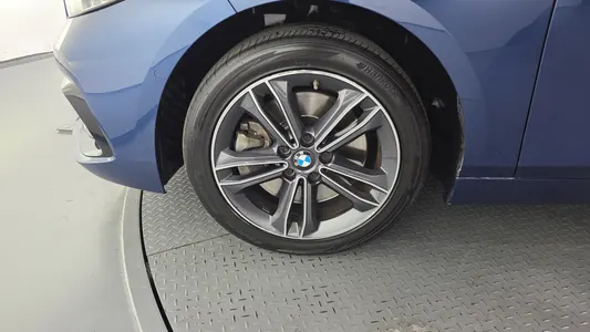 BMW 1 Series (F40) 120i 2023 5