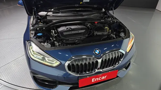 BMW 1 Series (F40) 120i 2023 6