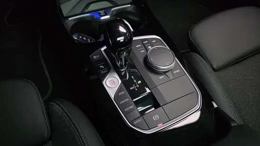 BMW 1 Series (F40) 120i 2023 9