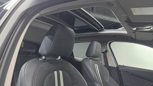 BMW 1 Series (F40) 120i 2023 17