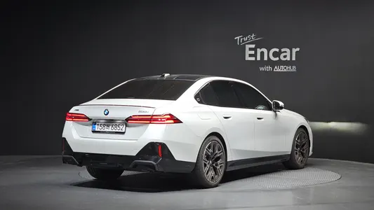 BMW 5 Series (G60) 530i xDrive M 2025