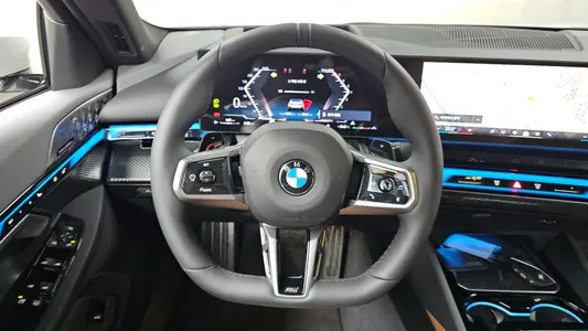 BMW 5 Series (G60) 530i xDrive M 2025 12
