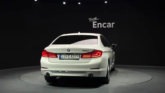 BMW 5 Series (G30) 520d 2018 4