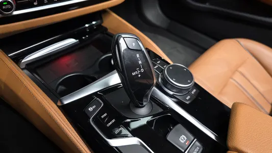 BMW 5 Series (G30) 520d 2018 9