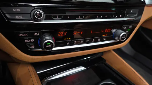 BMW 5 Series (G30) 520d 2018 16
