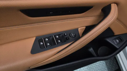 BMW 5 Series (G30) 520d 2018 29