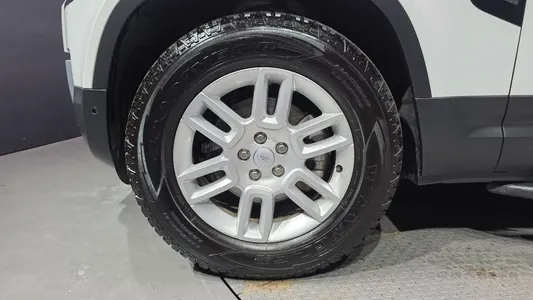 Land Rover (L663) 110 D250 S 2021 4