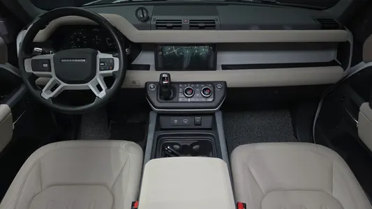 Land Rover (L663) 110 D250 S 2021 6