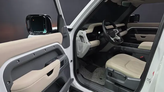 Land Rover (L663) 110 D250 S 2021 9