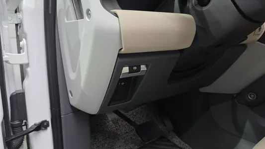 Land Rover (L663) 110 D250 S 2021 30
