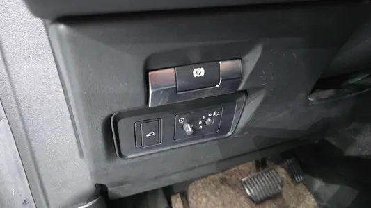 Land Rover 2 D150 S 2020 16