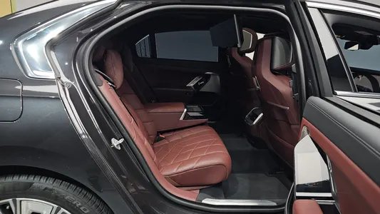 BMW 7 Series (G70) 740d xDrive 2023 11
