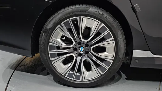 BMW 7 Series (G70) 740d xDrive 2023 21