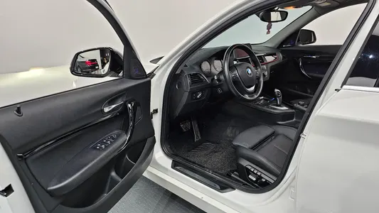 BMW 1 Series (F20) 118d 5 2019 9