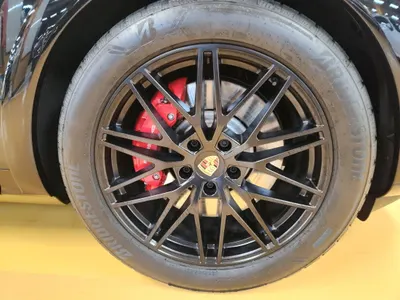 Porsche (PO536) 3.0 S E- 2025 4