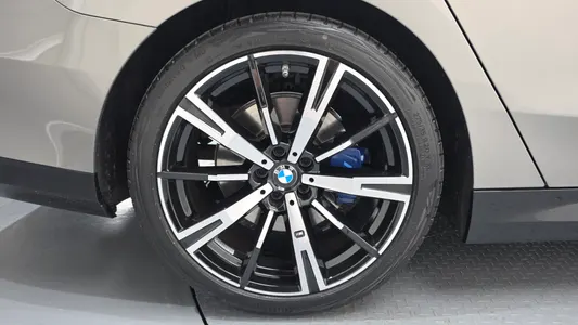 BMW 5 Series (G60) 530i xDrive M 2025 5